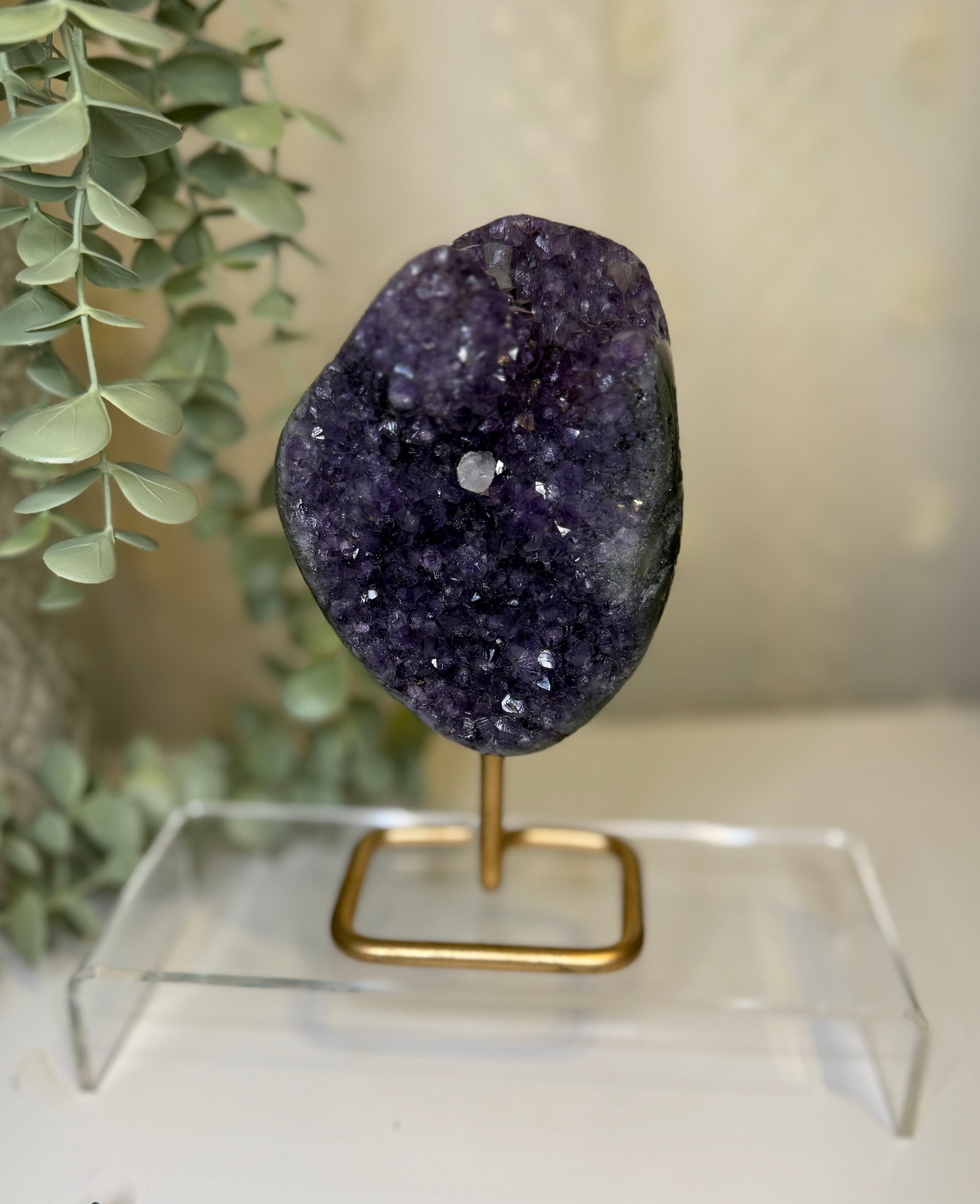 Amethyst cluster on stand (5)