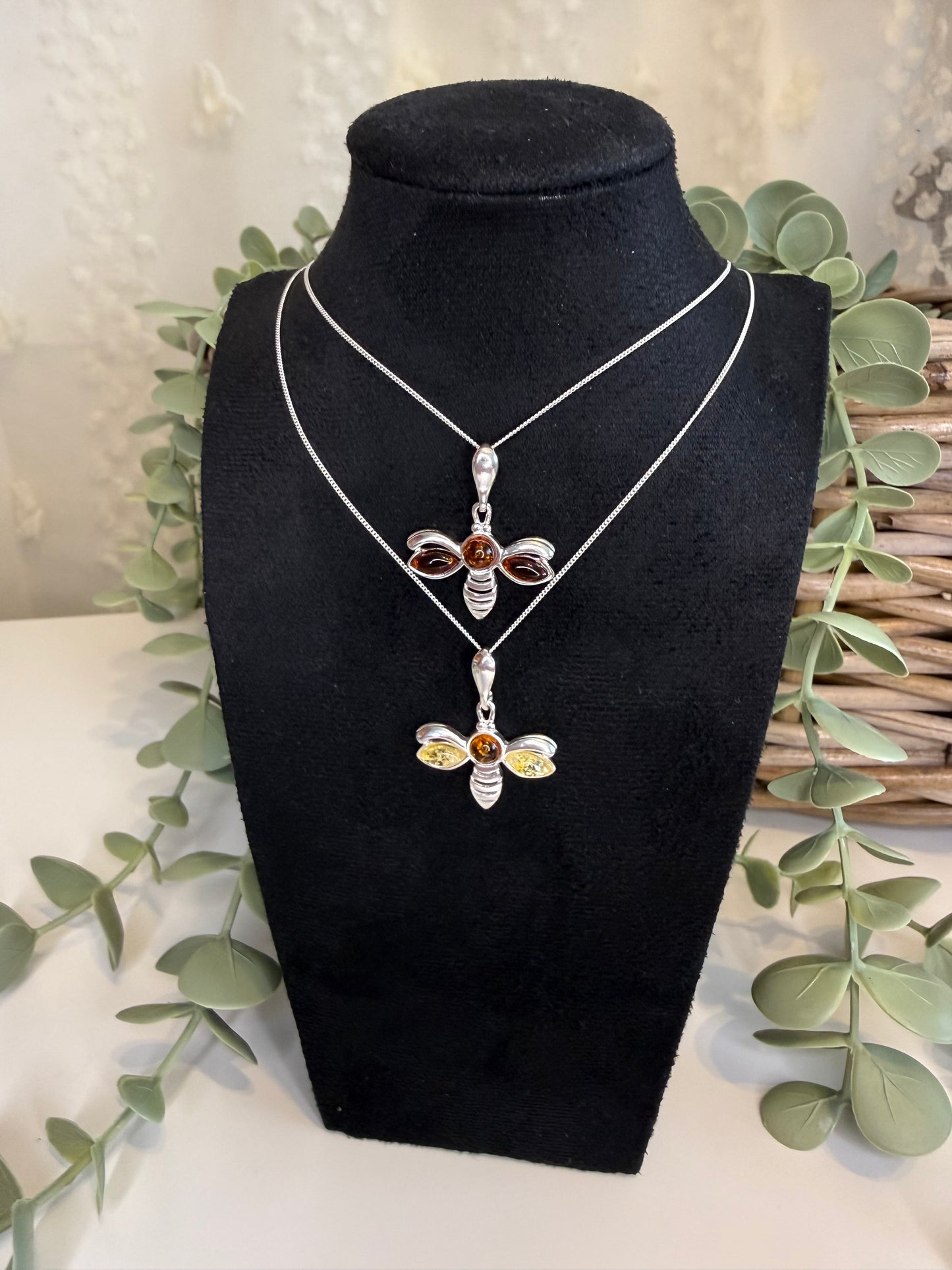 Baltic Amber Bee Pendant (Cognac)